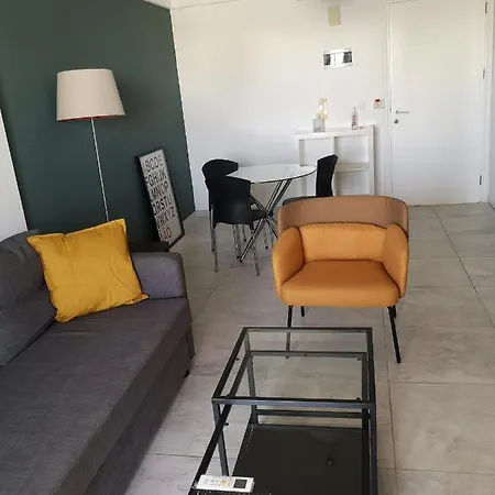 莱卡维托斯公寓